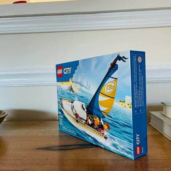 New & Sealed LEGO CITY: Sailboat Set 60438 - Picture 3 of 6
